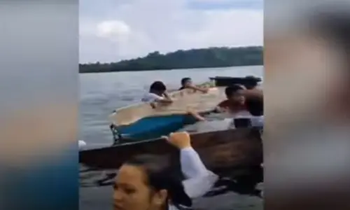 Dari Sulawesi, Perahu Bermuat Pelajar SMP Tenggelam Di Tengah Laut Lagi Viral